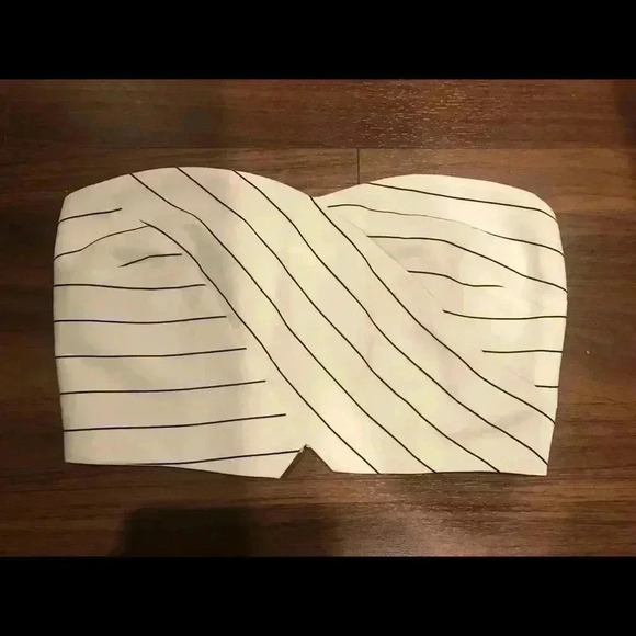 Lucy Paris Tops - Cute top (Lucy Paris)